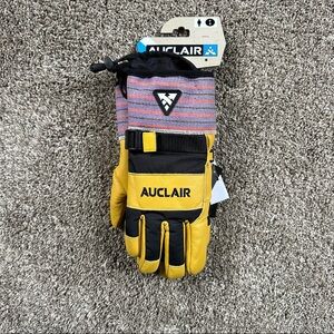 Auclair Mountain Ops Gloves Women’s Small NWT